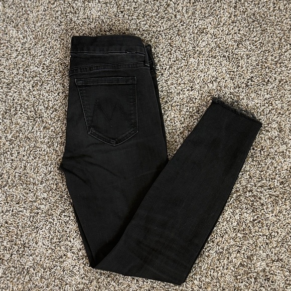 MOTHER Looker Ankle Fray Guilty as Sin Jeans | Size 28 - Picture 3 of 6